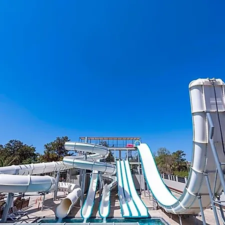 Szálloda Lrs Akadia Luxury (adults Only)
