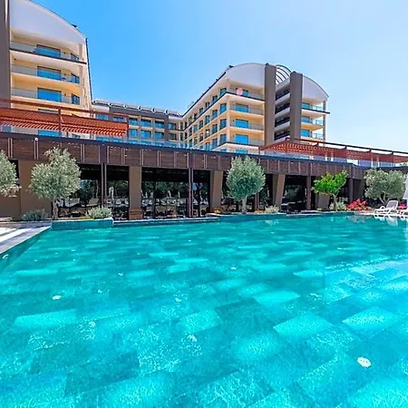 Szálloda Lrs Akadia Luxury (adults Only)