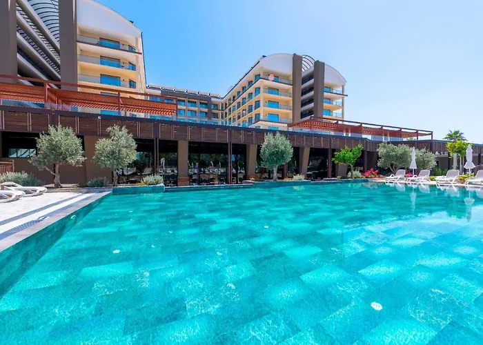 Lrs Akadia Luxury (adults Only) Отель