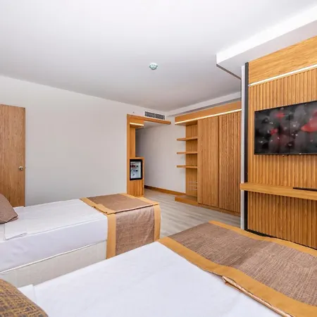 Lrs Akadia Luxury (adults Only) Side